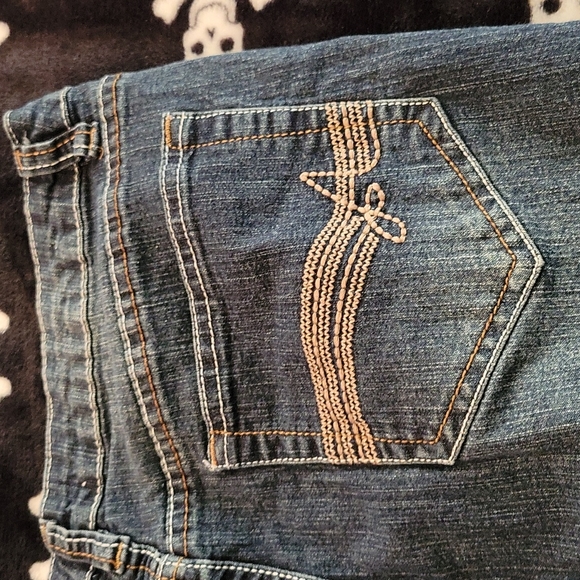 Creative Looks denim capri jeans - Picture 2 of 5